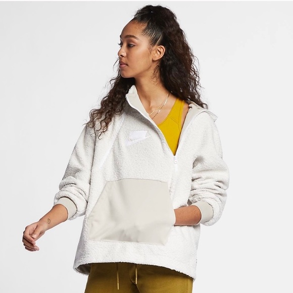 Nike Tops - Nike NSW sherpa hoodie